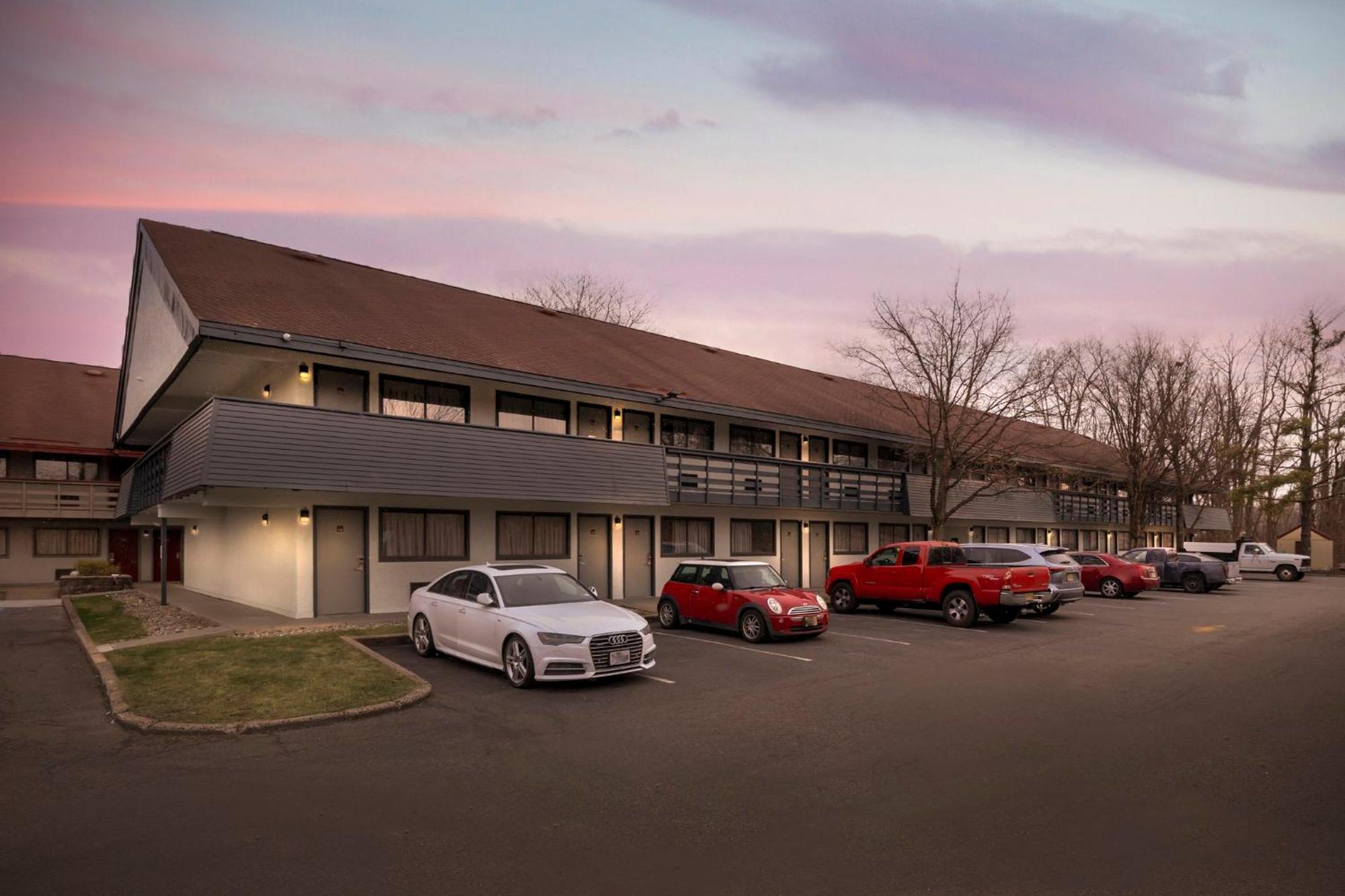 Red Roof Inn Parsippany Exterior photo