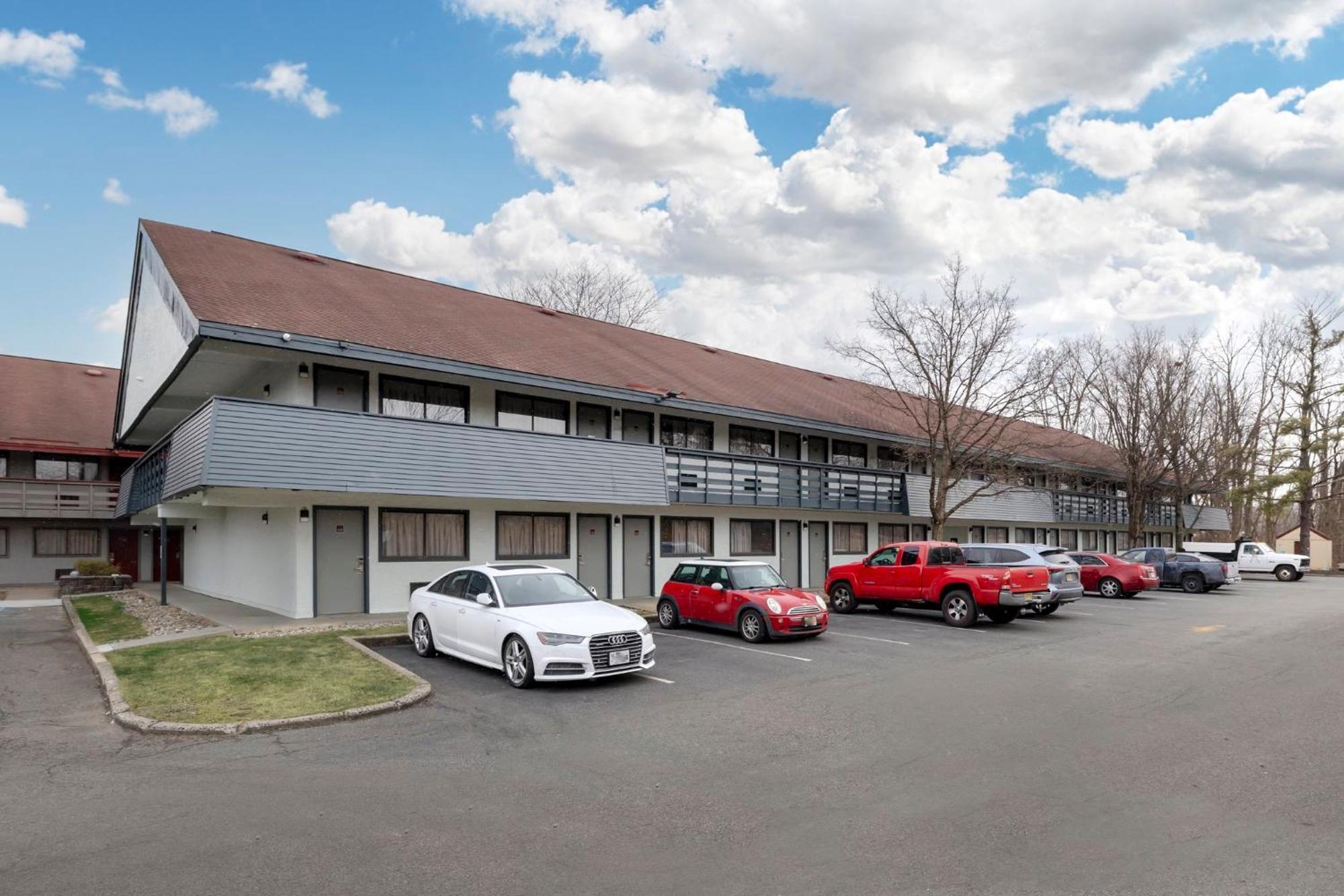 Red Roof Inn Parsippany Exterior photo
